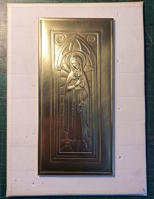 Santa Chiara sbalzo finito alette piegate