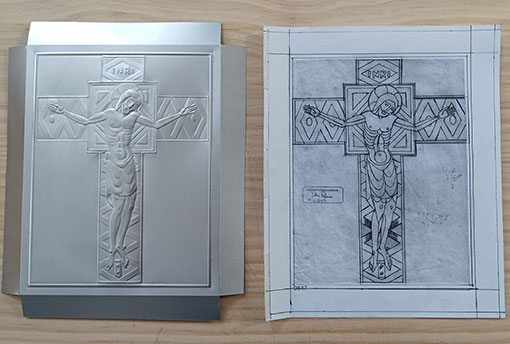 Crocifisso - Disegno e sbalzo su alluminio