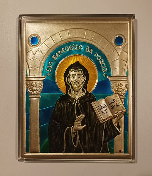 San Benedetto finito, ricoperto di resina trasparente